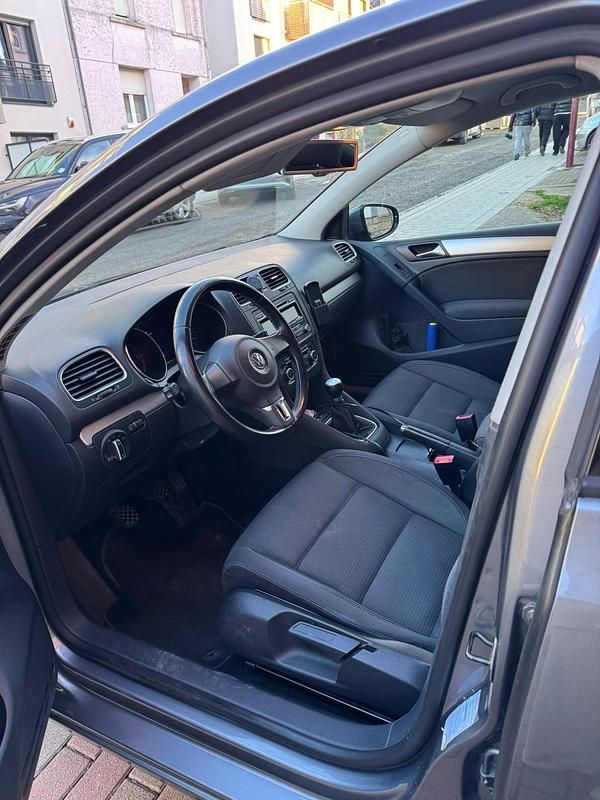 Gebraucht VW Golf VI 105 PS (77 kW) 2010 Silber Kleinwagen