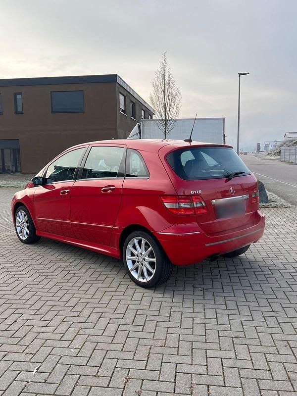 Gebraucht Mercedes B170 116 PS (85 kW) 2007 Rot Van / Kleinbus