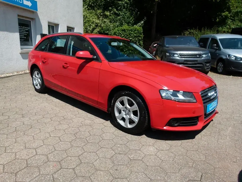 Gebraucht Audi A4 Attraction 120 PS (88 kW) 2011 Rot Kombi