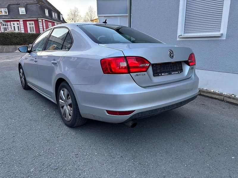 Gebraucht VW Jetta Comfortline 105 PS (77 kW) 2012 Silber Limousine