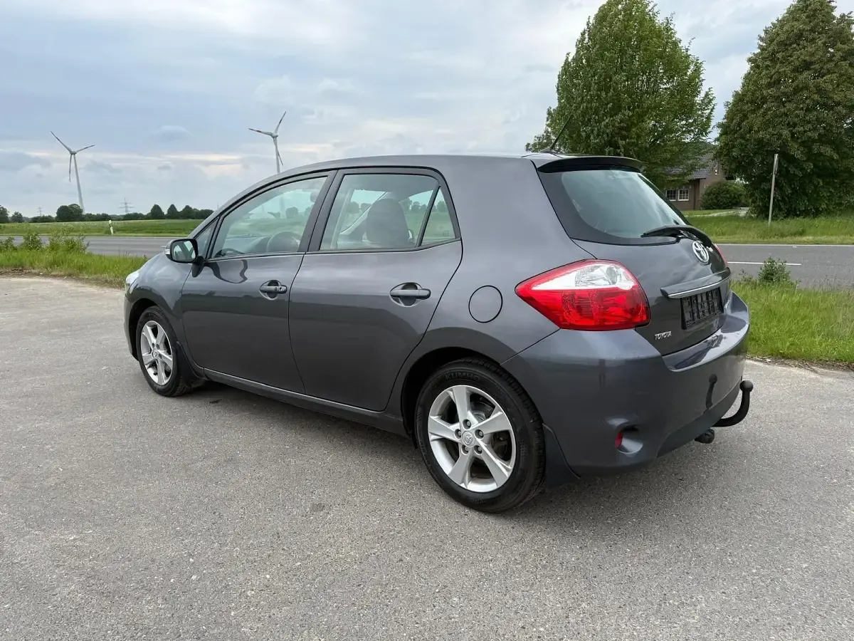 Gebraucht Toyota Auris Executive 126 PS (92 kW) 2010 Grau Kleinwagen