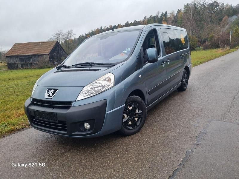 Gebraucht Peugeot TePee 136 PS (100 kW) 2008 Blau Van / Kleinbus