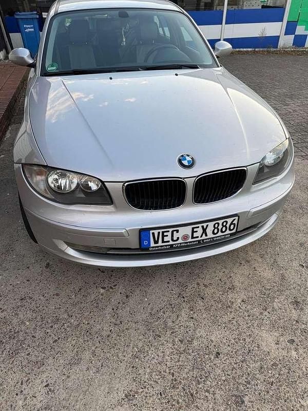 Grau Gebraucht 2009 BMW 116 Kleinwagen | 3.800 € - Bild 1/4