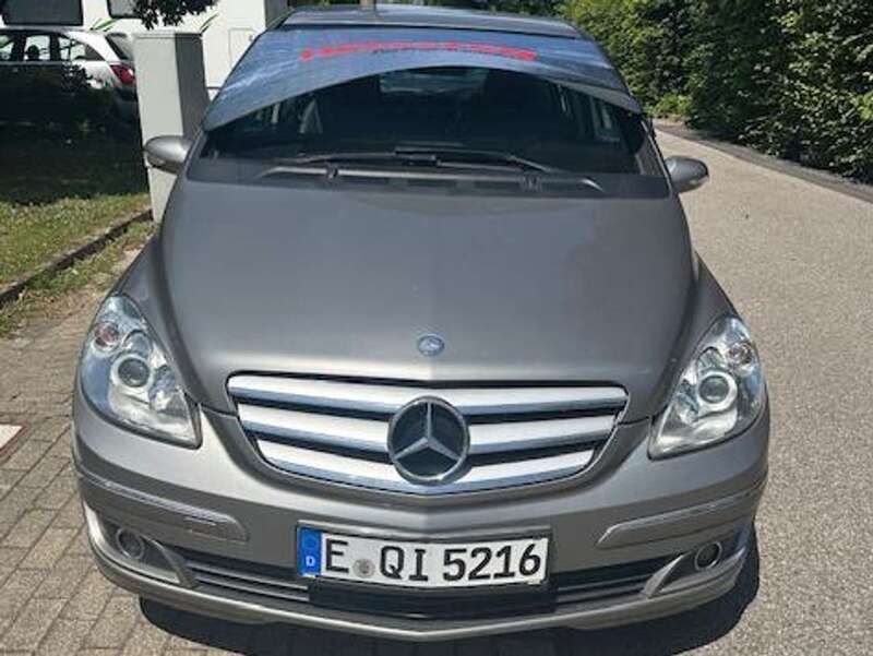 Grau Gebraucht 2008 Mercedes B170 Van / Kleinbus | 4.000 € (Fairer Preis) - Bild 1/4