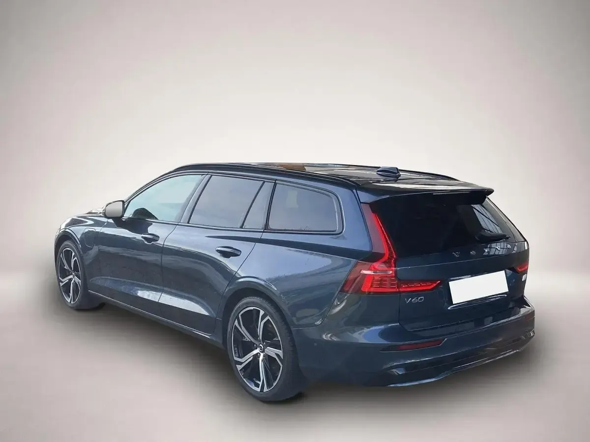 Gebraucht Volvo V60 Plus 455 PS (334 kW) 2022 Manufacturer Kombi