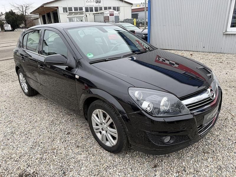 Gebraucht Opel Astra 116 PS (85 kW) 2009 Schwarz Limousine