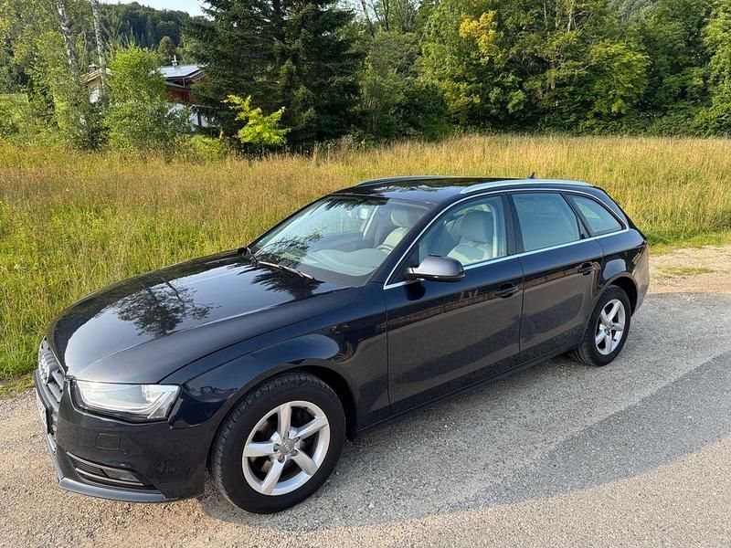 Gebraucht Audi A4 Attraction 143 PS (105 kW) 2013 Blau Kombi