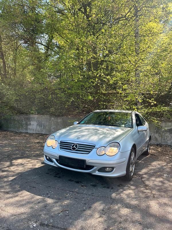 Gebraucht Mercedes C180 143 PS (105 kW) 2004 Grau Coupé