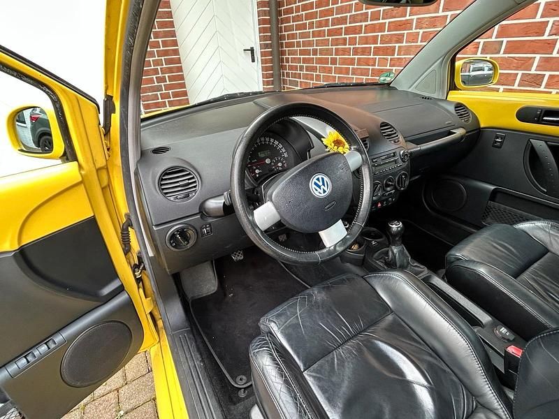 Gebraucht VW New Beetle 150 PS (110 kW) 2003 Gelb Kleinwagen