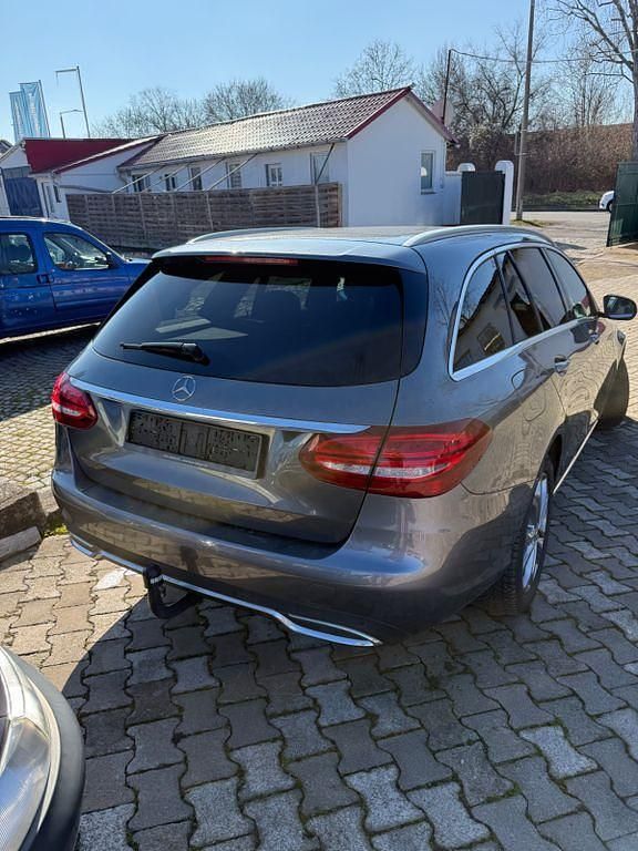 Gebraucht Mercedes C220 170 PS (125 kW) 2017 Grau Kombi