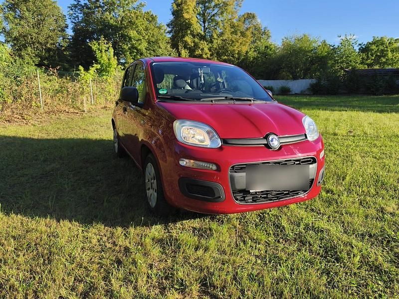 Rot Gebraucht 2015 Fiat Panda Kleinwagen | 4.550 € - Bild 1/4