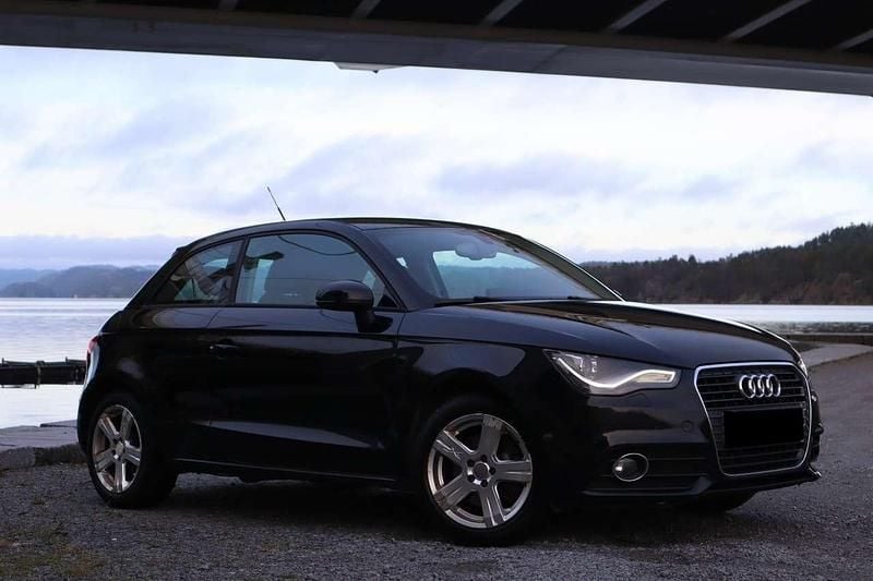 Schwarz Gebraucht 2011 Audi A1 Attraction Kleinwagen | 4.550 € (Superpreis) - Bild 1/4