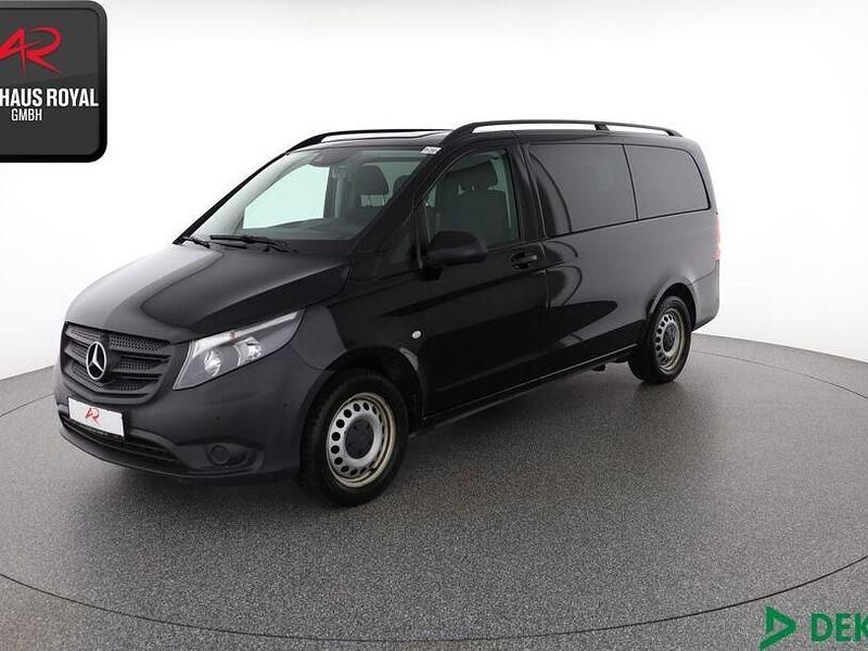 Obsidianschwarz Gebraucht 2021 Mercedes Vito Kombi | 37.880 € (Fairer Preis) - Bild 1/4
