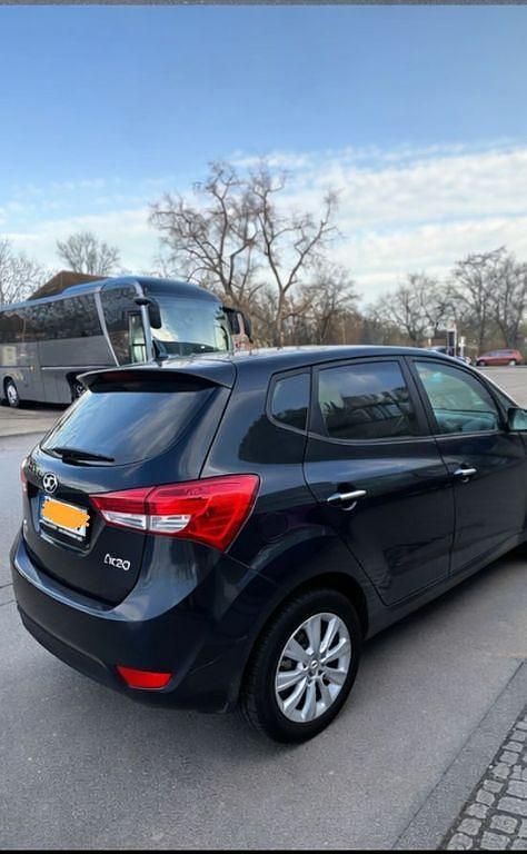 Gebraucht Hyundai ix20 Classic 90 PS (66 kW) 2011 Schwarz Kleinwagen