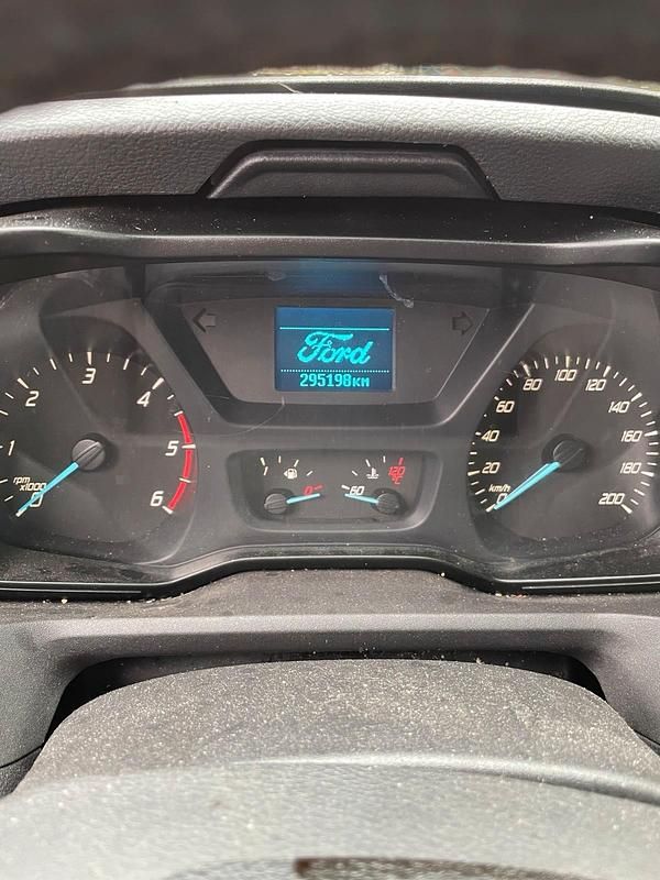 Gebraucht Ford Transit 2018 Weiß Van / Kleinbus