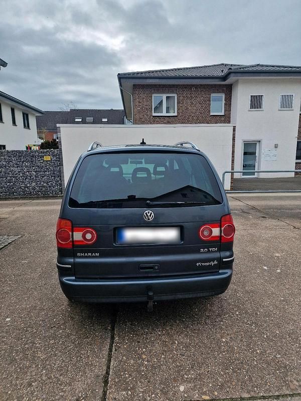 Gebraucht VW Sharan Freestyle 140 PS (102 kW) 2007 Grau Van / Kleinbus