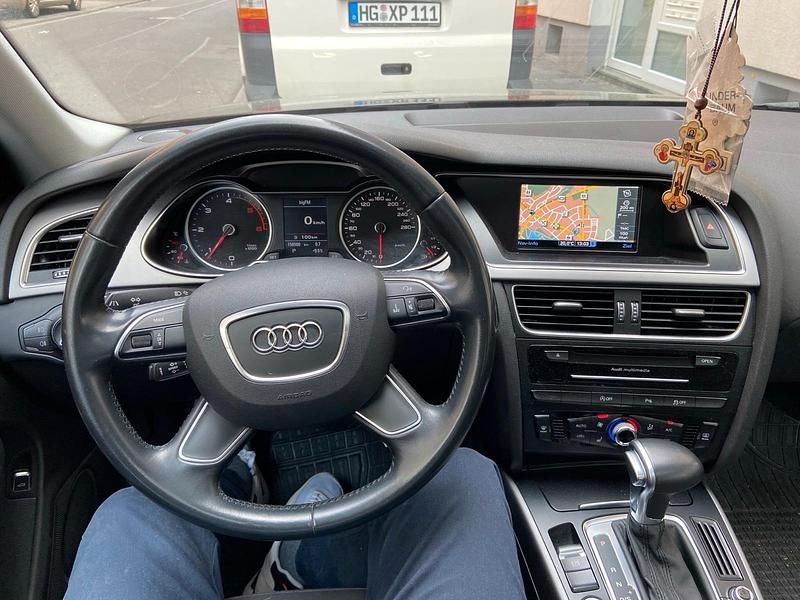 Gebraucht Audi A4 190 PS (139 kW) 2014 Blau Limousine