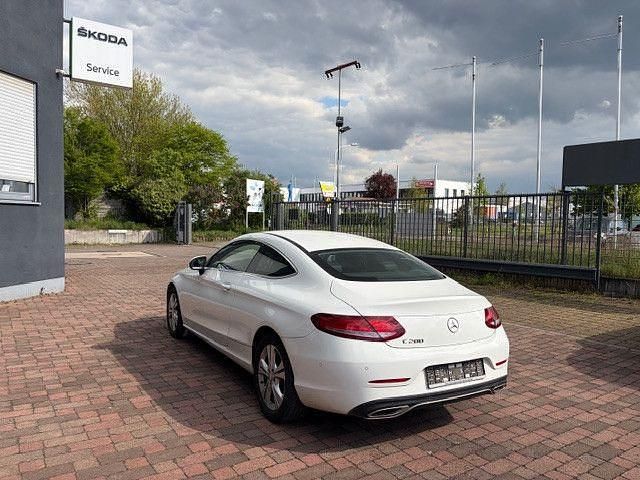 Gebraucht Mercedes C200 184 PS (135 kW) 2016 Weiß Coupé