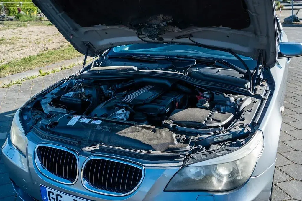 Gebraucht BMW 520 170 PS (125 kW) 2005 Grau Limousine