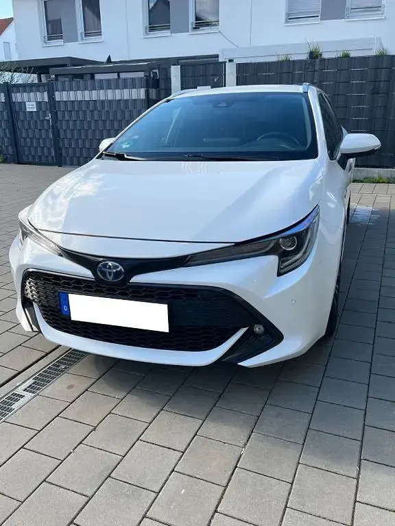 Gebraucht Toyota Corolla Team 184 PS (135 kW) 2021 Weiß Limousine