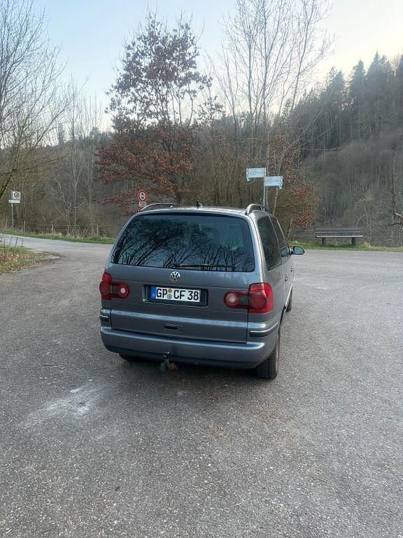 Gebraucht VW Sharan 140 PS (102 kW) 2010 Grau Van / Kleinbus