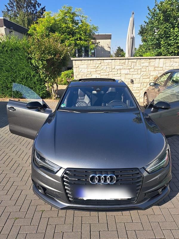 Grau Gebraucht 2016 Audi A7 Competition Kleinwagen | 35.000 € (Fairer Preis) - Bild 1/4