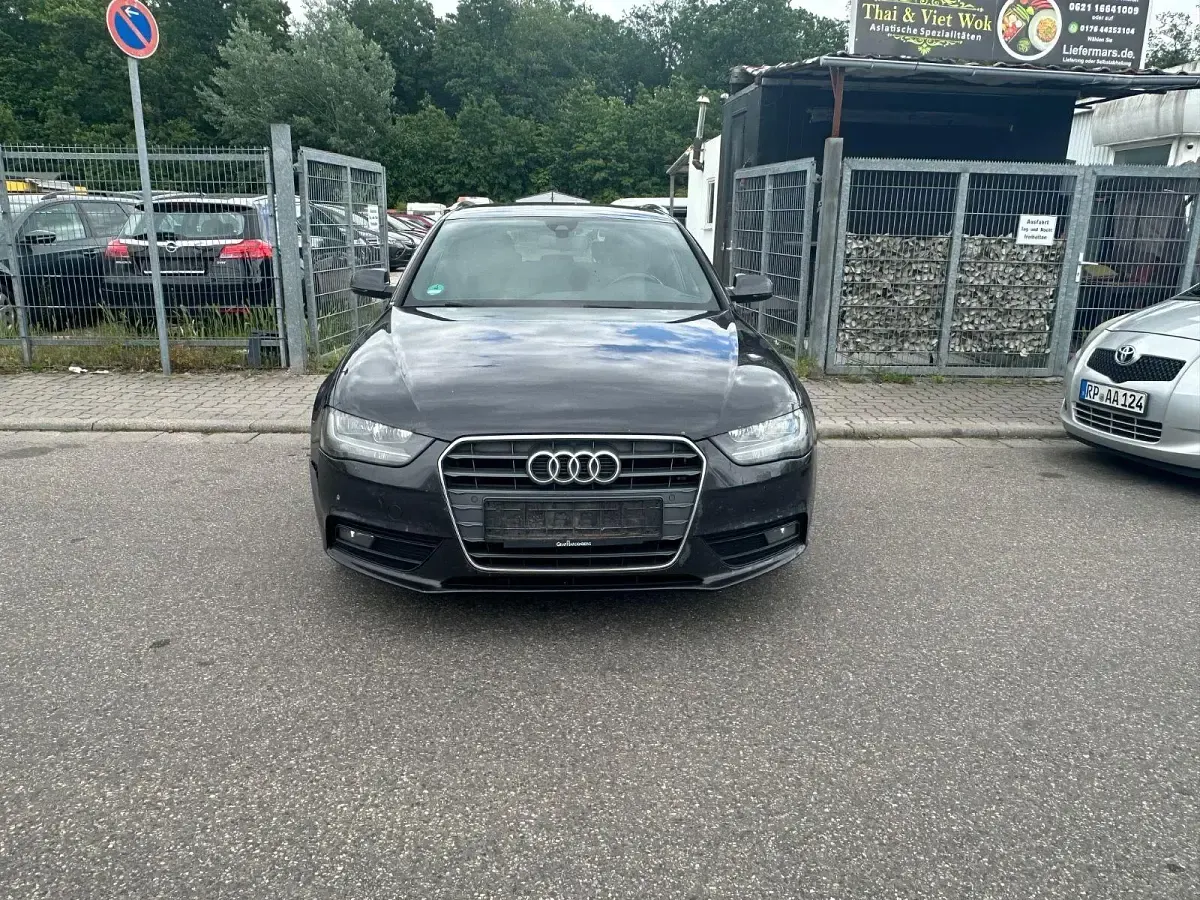 Gebraucht Audi A4 Ambition 150 PS (110 kW) 2013 Grau Kombi