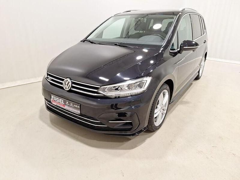 Gebraucht VW Touran R-line 150 PS (110 kW) 2019 Deep black perleffekt Van / Kleinbus