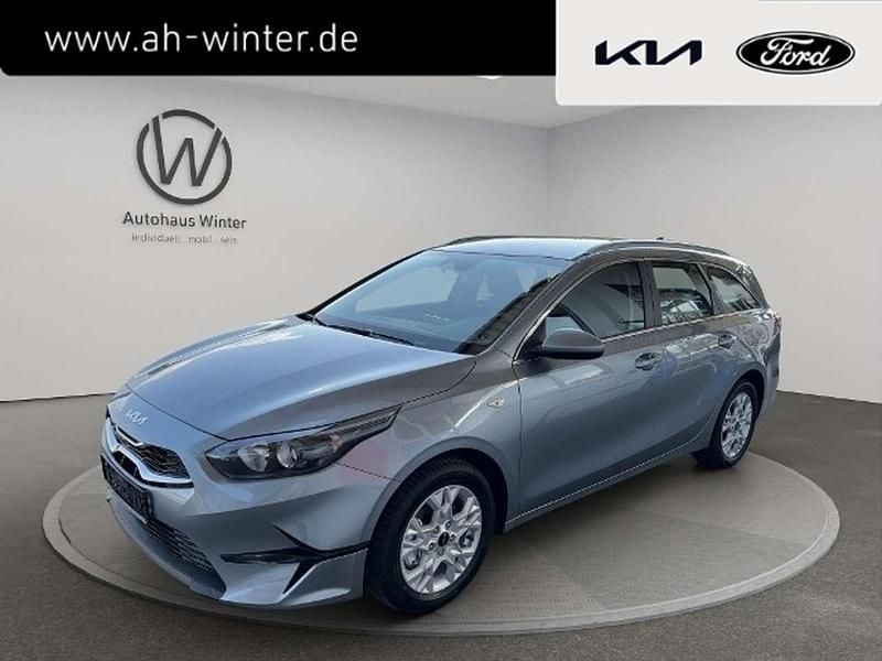 Silber Gebraucht 2024 Kia Ceed Sportswagon Vision Kombi | 19.999 € (Guter Preis) - Bild 1/4