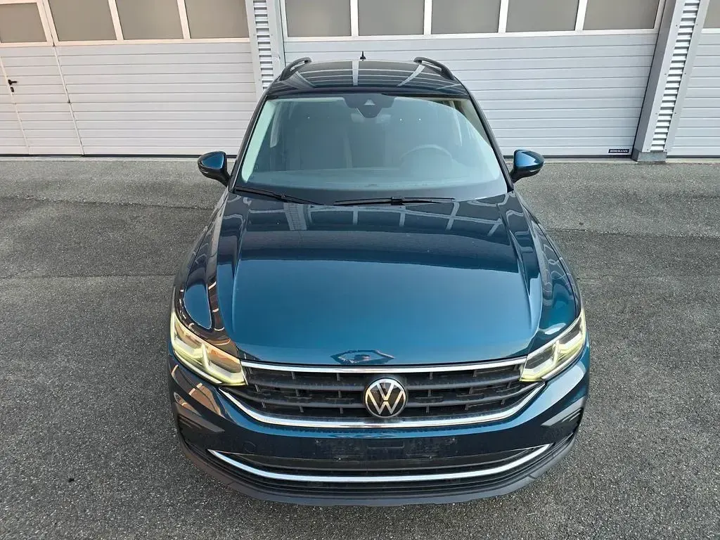 Gebraucht VW Tiguan Life 150 PS (110 kW) 2023 Nightshade blue metallic SUV