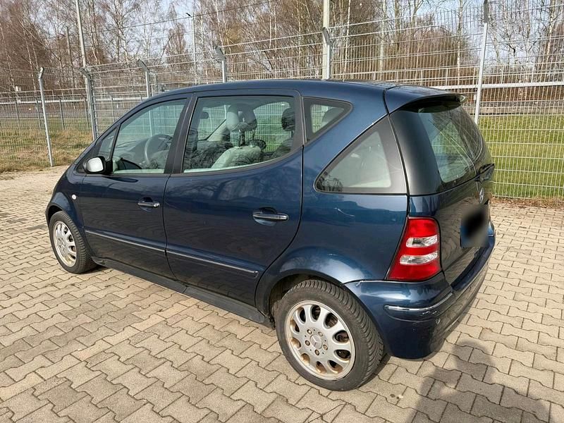 Gebraucht Mercedes A160 Elegance 102 PS (75 kW) 2002 Blau Limousine
