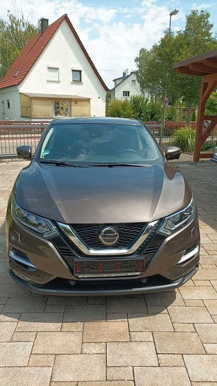 Braun Gebraucht 2018 Nissan Qashqai N-Connecta SUV | 13.800 € (Fairer Preis) - Bild 1/4