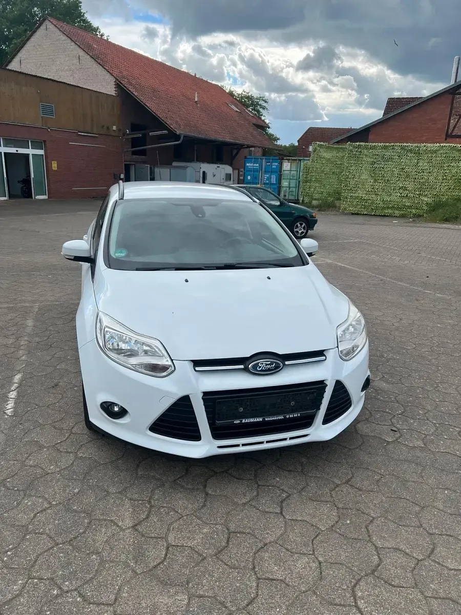 Używany Ford Focus Titanium 116 KM (85 kW) 2014 Biały Kombi