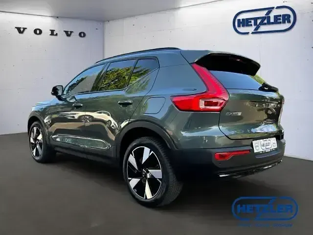 Second-hand Volvo EX40 Plus 185 kW (252 CP) 2025 Verde SUV