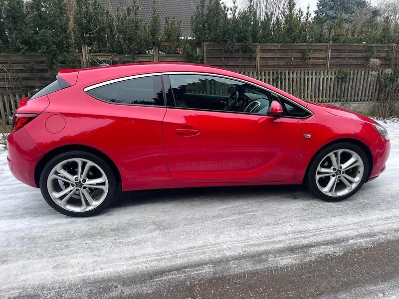 Gebraucht Opel Astra GTC 180 PS (132 kW) 2011 Coupé