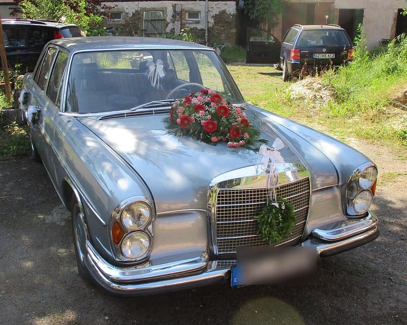 Blau Gebraucht 1971 Mercedes S250 Limousine | 19.000 € - Bild 1/4