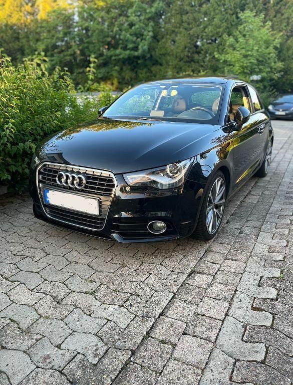 Second-hand Audi A1 Ambition 122 CP (89 kW) 2011 Negru Hatchback