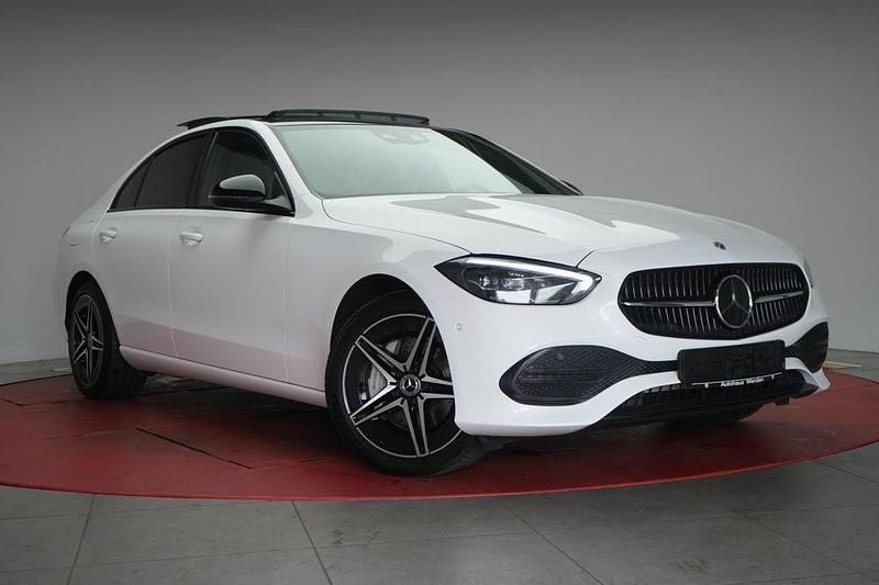 Weiß Gebraucht 2022 Mercedes C300e Avantgarde Limousine | 34.490 € (Fairer Preis) - Bild 1/4