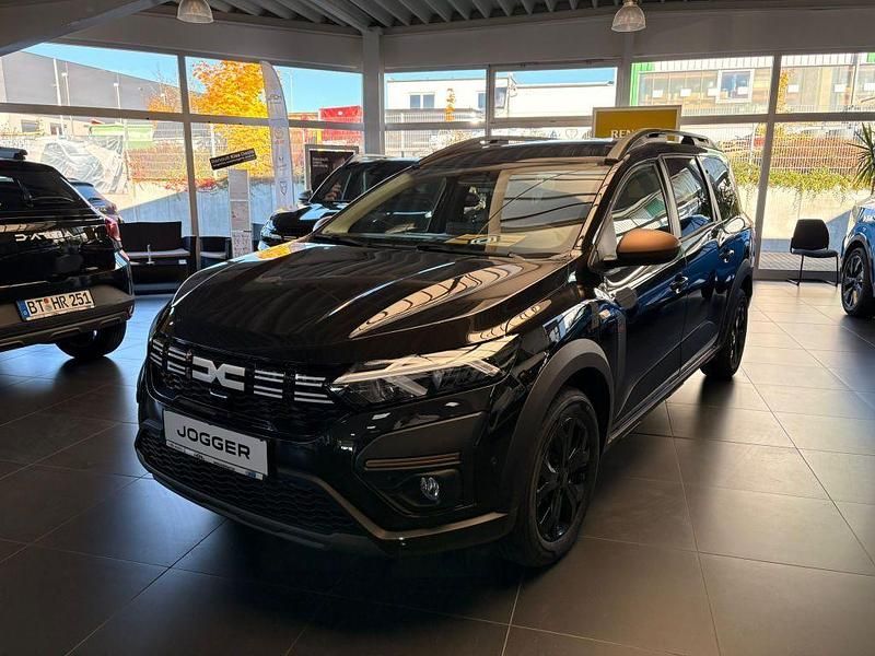 Schwarz Neu 2025 Dacia Jogger Extreme Van / Kleinbus | 24.700 € (Teuer) - Bild 1/4