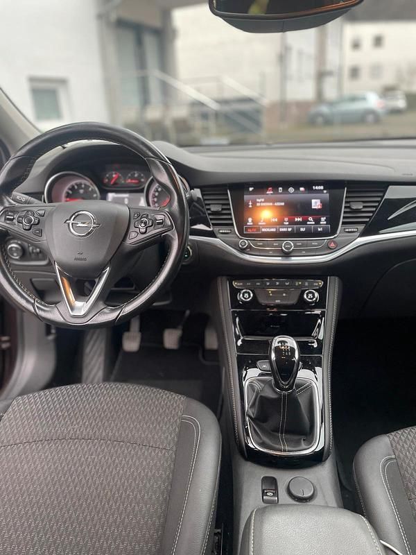 Gebraucht Opel Astra Active 125 PS (91 kW) 2017 Braun Kombi