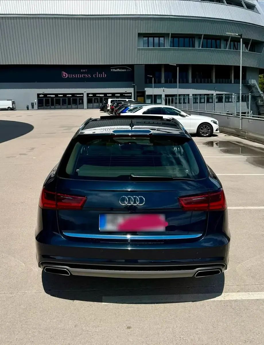 Gebraucht Audi A6 218 PS (160 kW) 2015 Blau Kombi