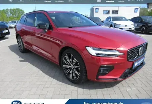 Gebraucht Volvo V60 Plus 197 PS (144 kW) 2025 Rot Kombi