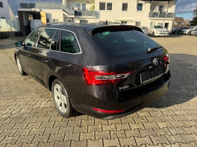 Gebraucht Skoda Superb Ambition 190 PS (139 kW) 2018 Schwarz Kombi