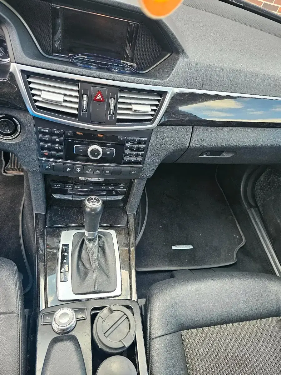 Gebraucht Mercedes E220 170 PS (125 kW) 2009 Schwarz Limousine