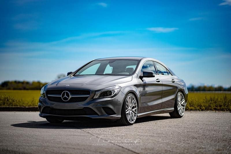 Grau Gebraucht 2013 Mercedes CLA200 Urban Coupé | 15.999 € (Fairer Preis) - Bild 1/4