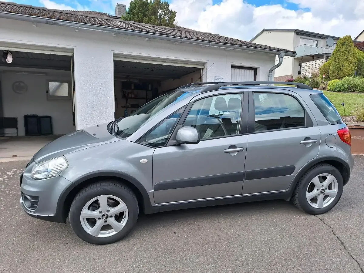 Gebraucht Suzuki SX4 120 PS (88 kW) 2014 Silber SUV