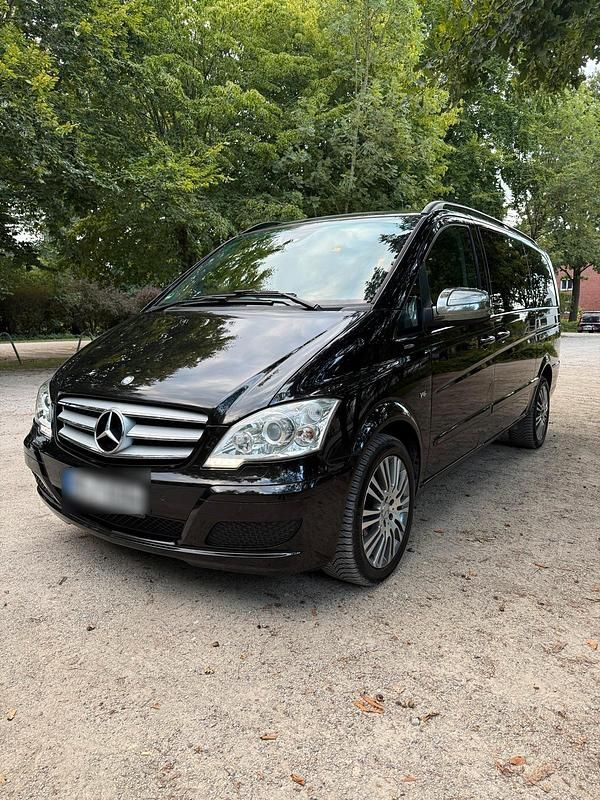 Schwarz Gebraucht 2012 Mercedes Viano Van / Kleinbus | 17.000 € (Etwas zu teuer) - Bild 1/4