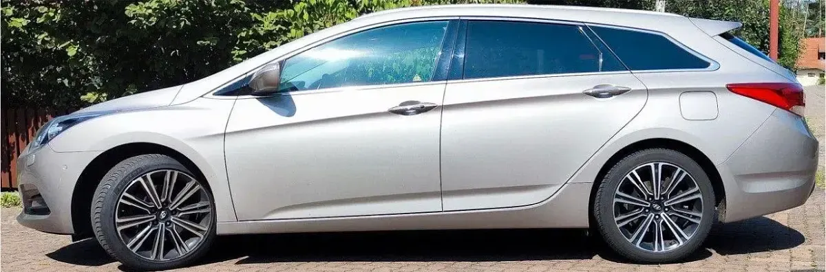 Gebraucht Hyundai i40 Premium 141 PS (103 kW) 2016 Gold Kombi