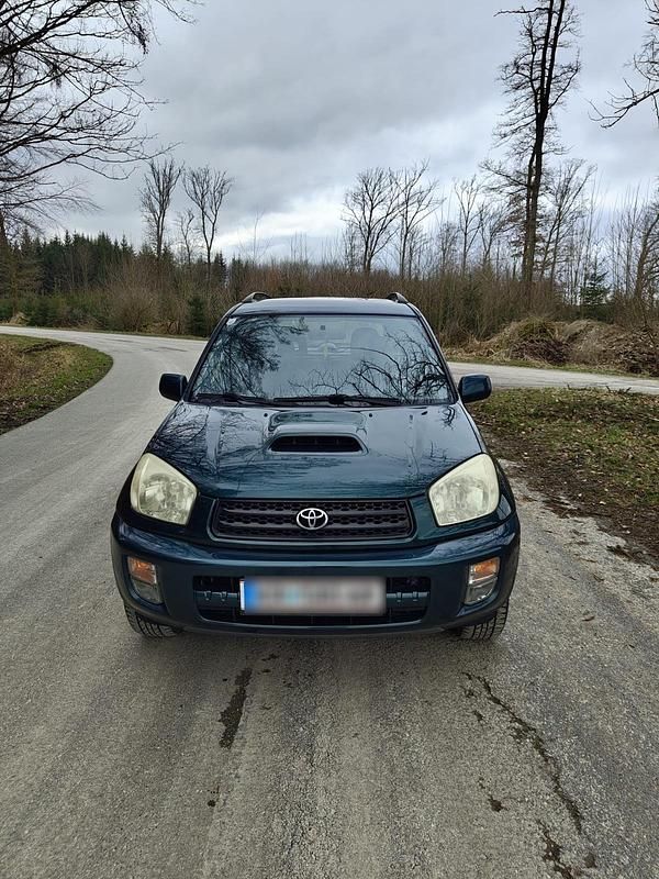 Grün Gebraucht 2003 Toyota RAV4 SUV | 3.300 € (Fairer Preis) - Bild 1/4