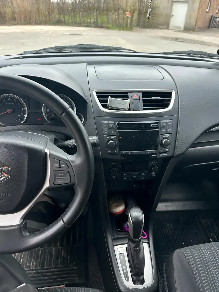 Gebraucht Suzuki Swift 94 PS (69 kW) 2016 Schwarz Kleinwagen